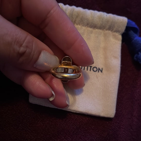 Preloved Louis Vuitton ring excellent condition size S 5-5 1/2 comeswithdust bag - Picture 5 of 9